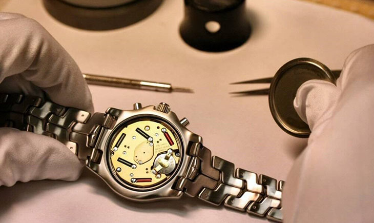 Tại Sao Máy Quartz Luôn Nhẹ Hơn Máy Automatic? 5 donghomayquartz1